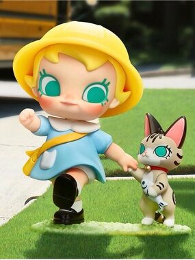 #35 Baby Molly & Baby Tabby Box Art - Brand New in a blind box